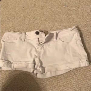 Super cute white jean shorts